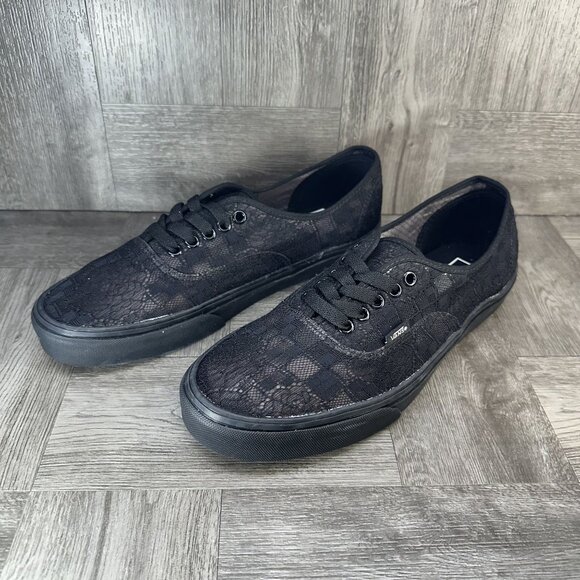 Athletic_Shoes